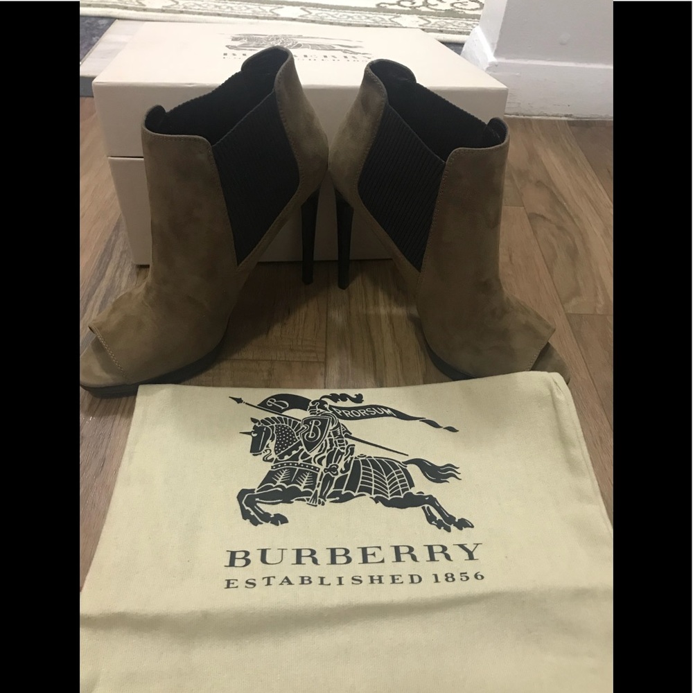 Sexy Burberry peep toe ankle boots